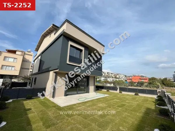 Menderes Gümüldür Denize 400mt 3+1 Otoparklı Satılık 3+1 Villa