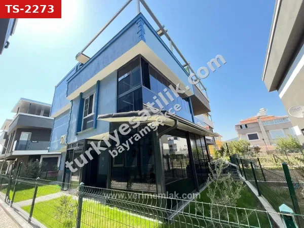 Seferihisar Payamlı’da Modern Tasarımlı, Güvenlikli 3+1 Müstakil Villa!
